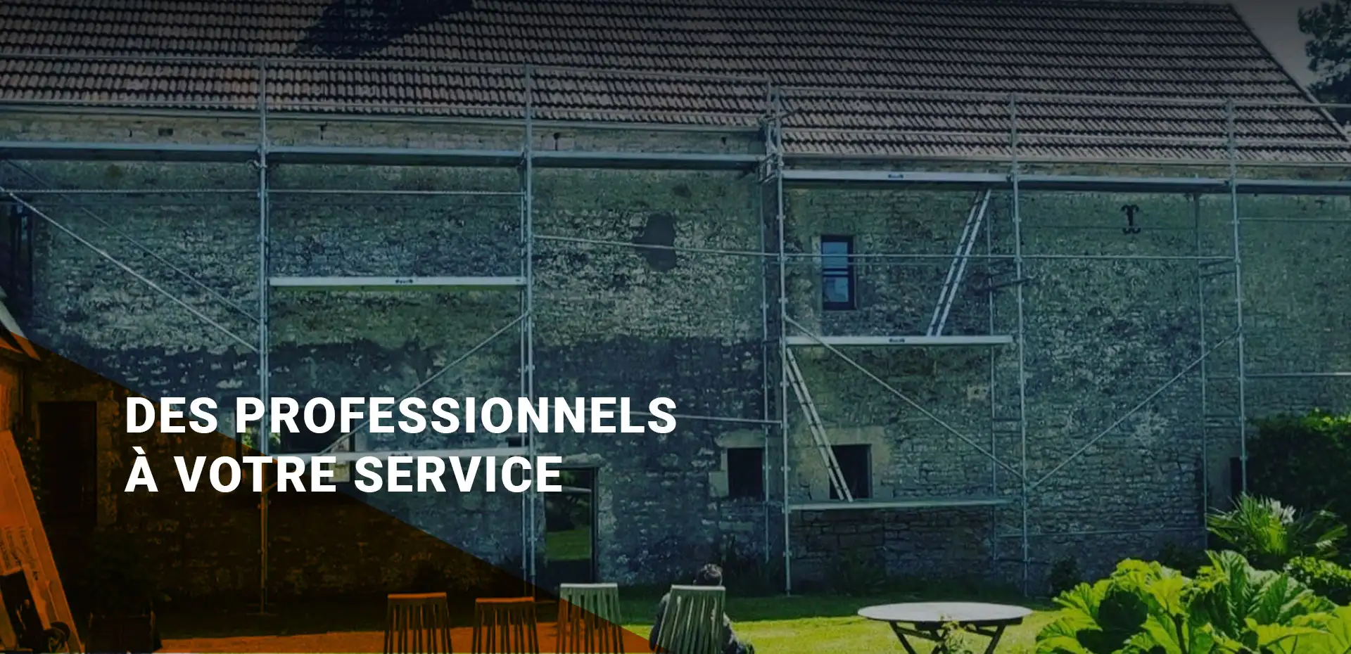 Chantier de rénovation de l'extérieur d'une maison
